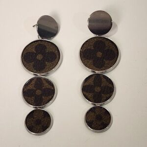 Louis Vuitton Brown Monogram Canvas Silver Earrings Clover Flower